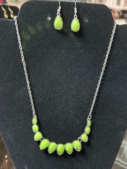 Paparazzi Green Stone Silver Chain Necklace Set