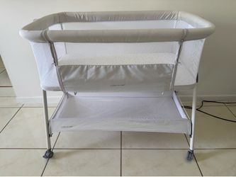 Baby bassinet off-white