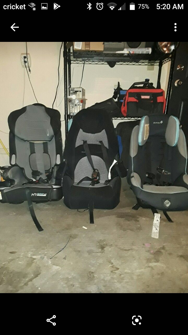 3 CHILD CAR SEATS.... Together or separate