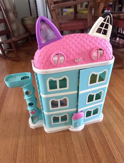 Kids Gabbie’s Dollhouse play set