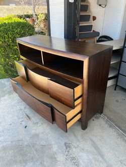 Dresser good condition