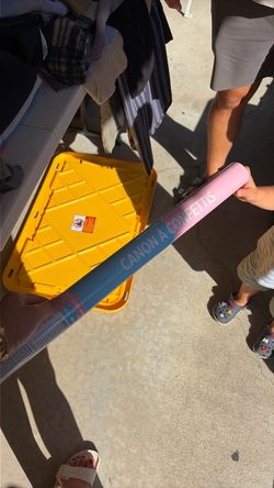 Gender reveal confetti cannon