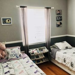 2 Twin Size beds With Trundle