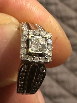 Diamond  gold ring