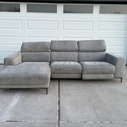 Living Spaces Gray Modern Sectional Sofa Couch Lounge Chaise Sala Recliners 