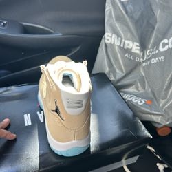 Houston Retro 11  Size 8.5