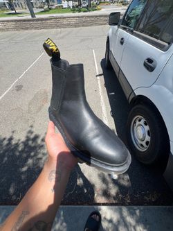 Doc Marten Chelsea Boot Sz 8 in Mens