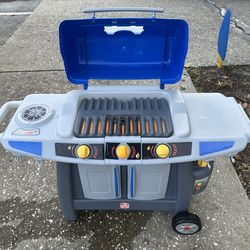 Step2 Sizzle And Smoke Kids BBQ Playset.