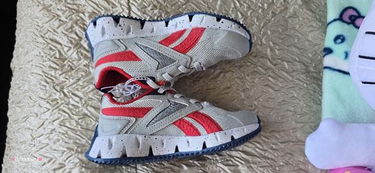 Reebok sneakers for boys, 10c.