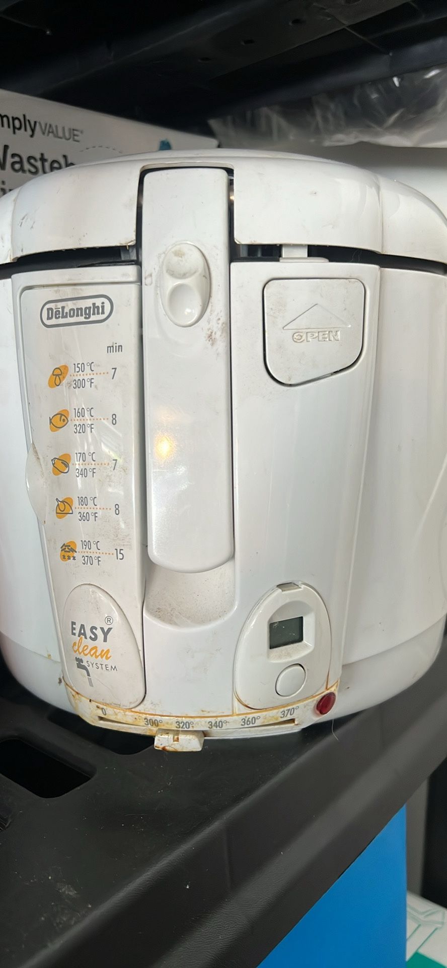 DeLonghi Cool Touch 2L Deep Fryer
