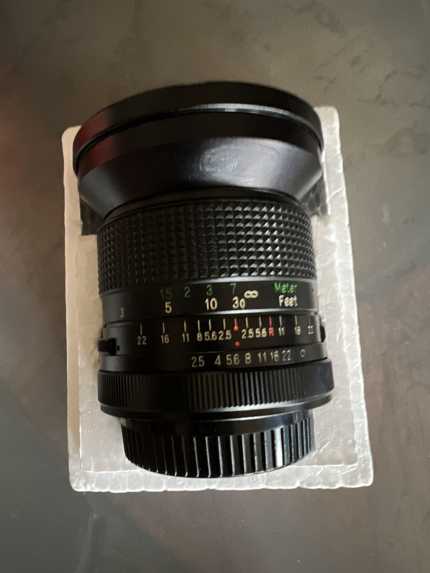 Vivitar Canon FD 28mm f/2.5 Auto Wide Angle Lens