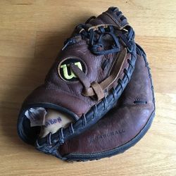 Wilson 32 3/4" A0905 3XCM RHT Baseball Catchers Mitt Glove