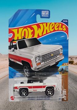Hotwheels 75 chevy