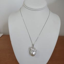 Large baroque pearl necklace