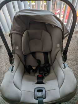 Infant Car seat Nuna