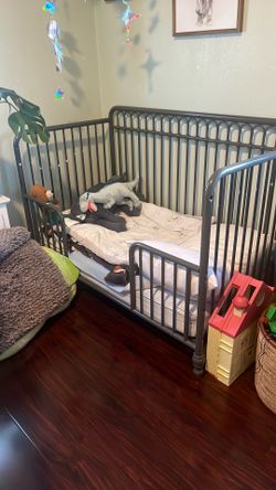 Crib- toddler bed