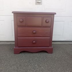 NIGHTSTAND.   