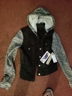 SMALL÷ BLACK AND GRAY JACKET