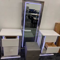 New Stock White Color Vanity Set With Mirror And Stool