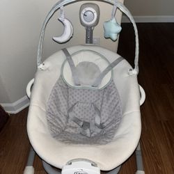 Graco Baby swing🤍