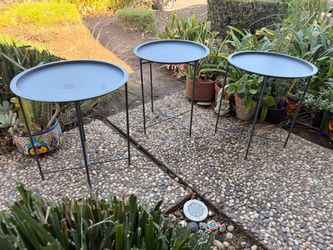 VECELO Metal Round End/Side Table with Removable Tray, Small Folding Anti-Rust