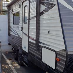 Travel Trailer – Great Condition!