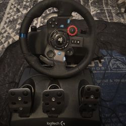 Logitech G29 Driving Force Racing Wheel