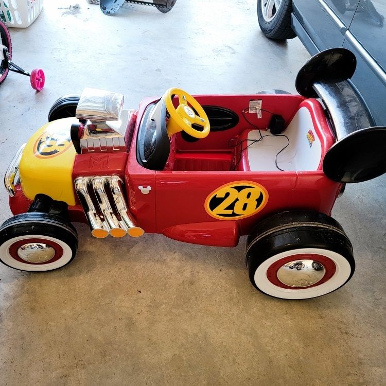 Disney Mickey Roadster Racer 6 Volt Battery Powered for Sale in Pflugerville TX OfferUp