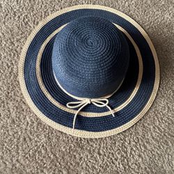 Girls hat , size 6-8 