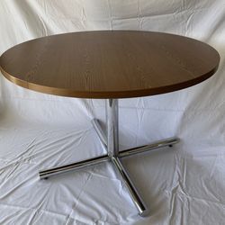 Mid Century Modern Dining Table 