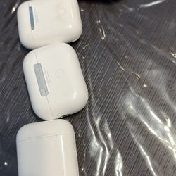 AirPods ( 3 pros , 2 gen 2
