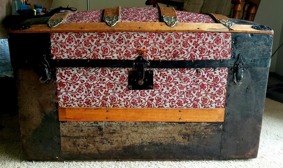 Awesome Antique trunk!!!