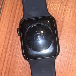 Apple Watch 44mm In Good Condition 