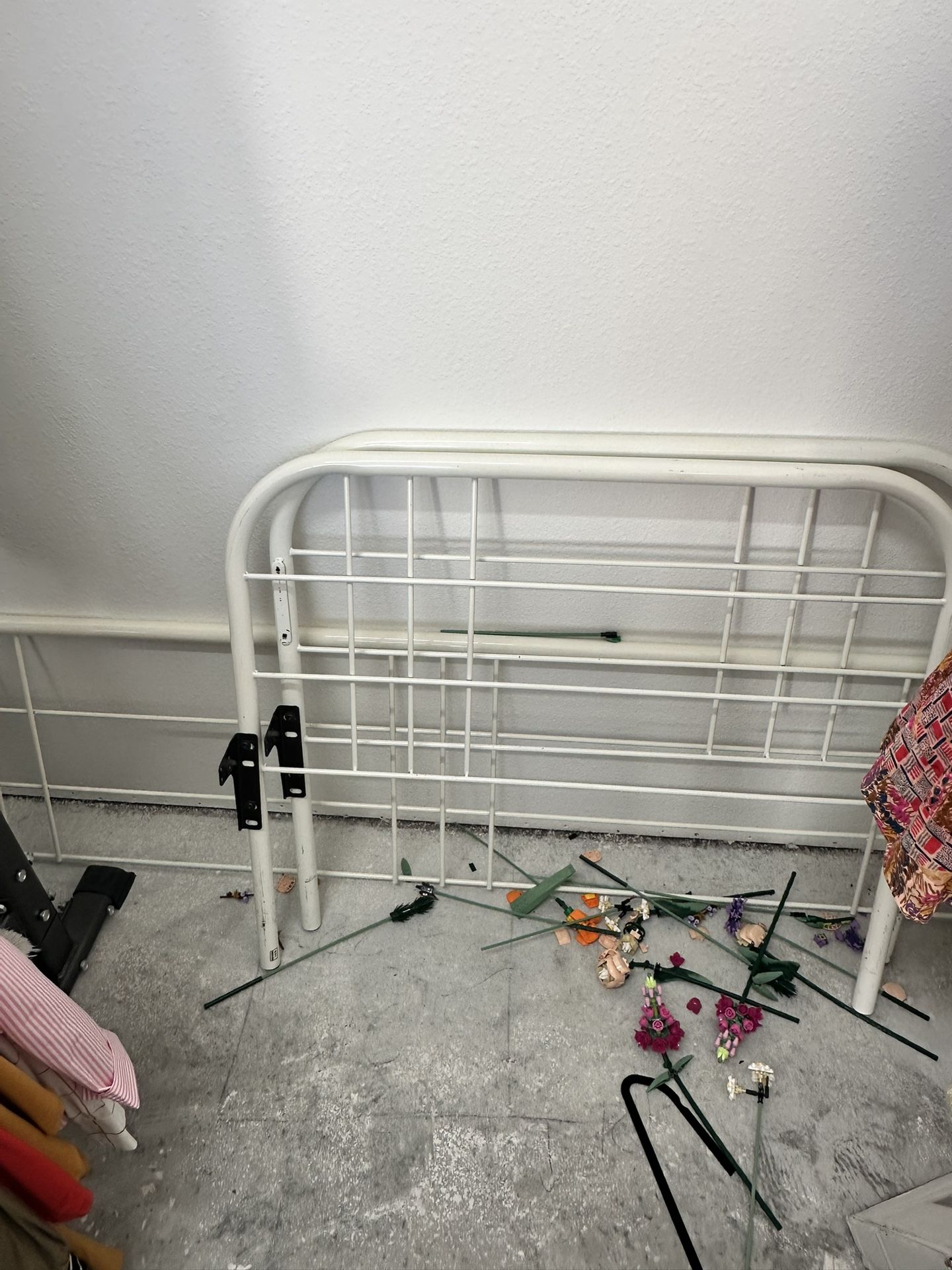 Twin Day Bed Trundle With Foam Mattress