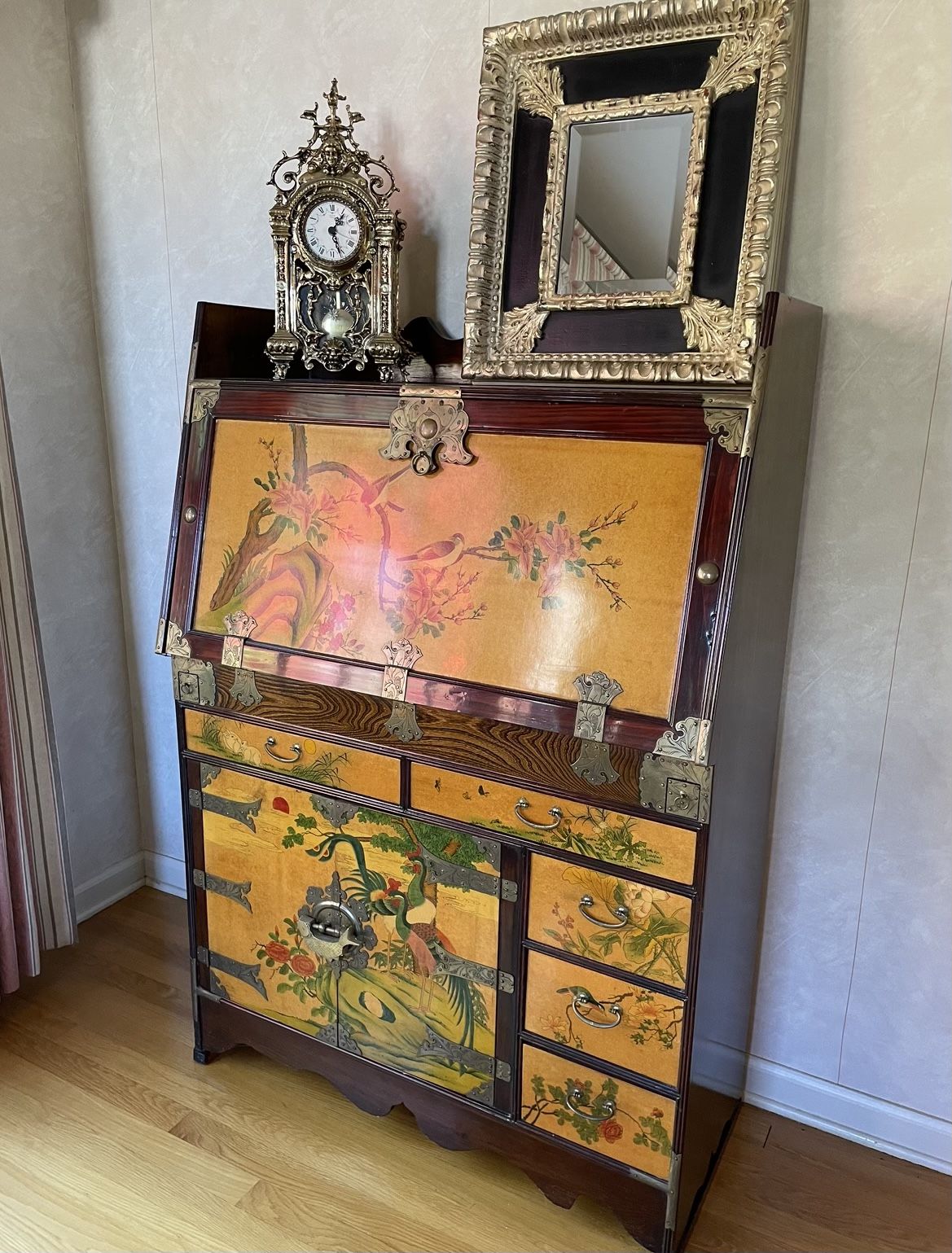 Oriental Solid Wood Desk / Hutch