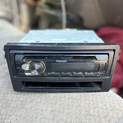 Pioneer Radio Single-DIN CD Receiver