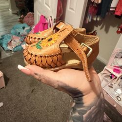Huaraches Baby Size 2 Like New