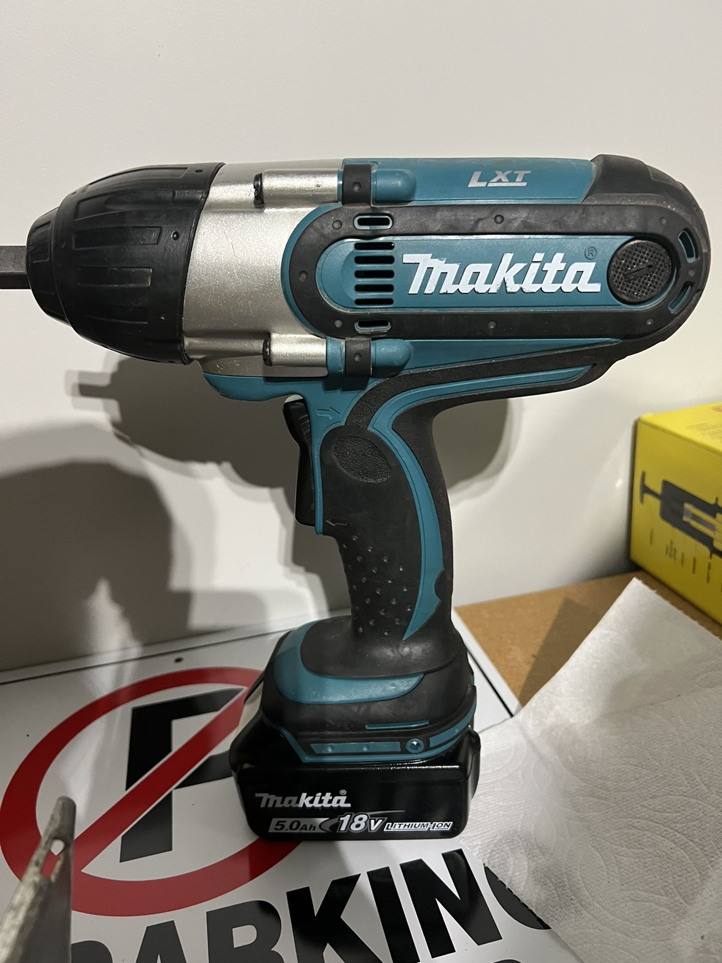 Makita XWT04z LXT Lithium High Torque Impact Wrench (Tool-Only)