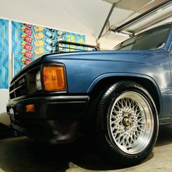 Toyota Pickup Parts