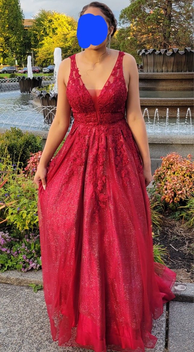 Gorgeous Size S/M formal Dress. Only Worn Once.
