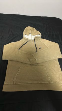 Asics hoodie size large fits like a medium