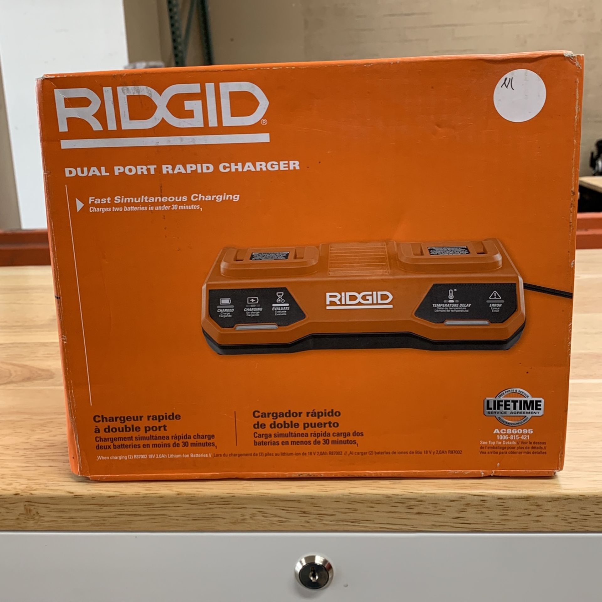 RIDGID 18V Dual Port Simultaneous Charger