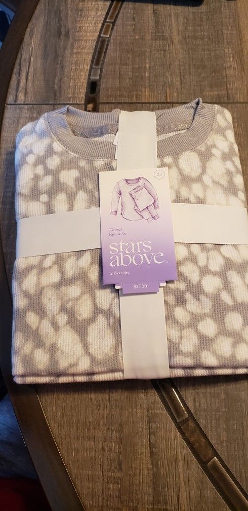 ** NEW**(BOX 2) Women's Thermal Pajama Set - Stars Above