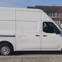 LOOKING FOR A CONTRACT TRADE OR SELL 2017 NISSAN NV2500 HD