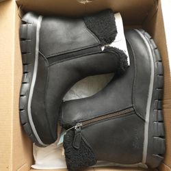 NEW Sketchers Synergy Snow Boot 11 Womens