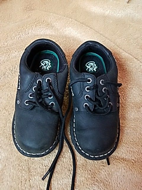 Buster Brown ToeZone shoes