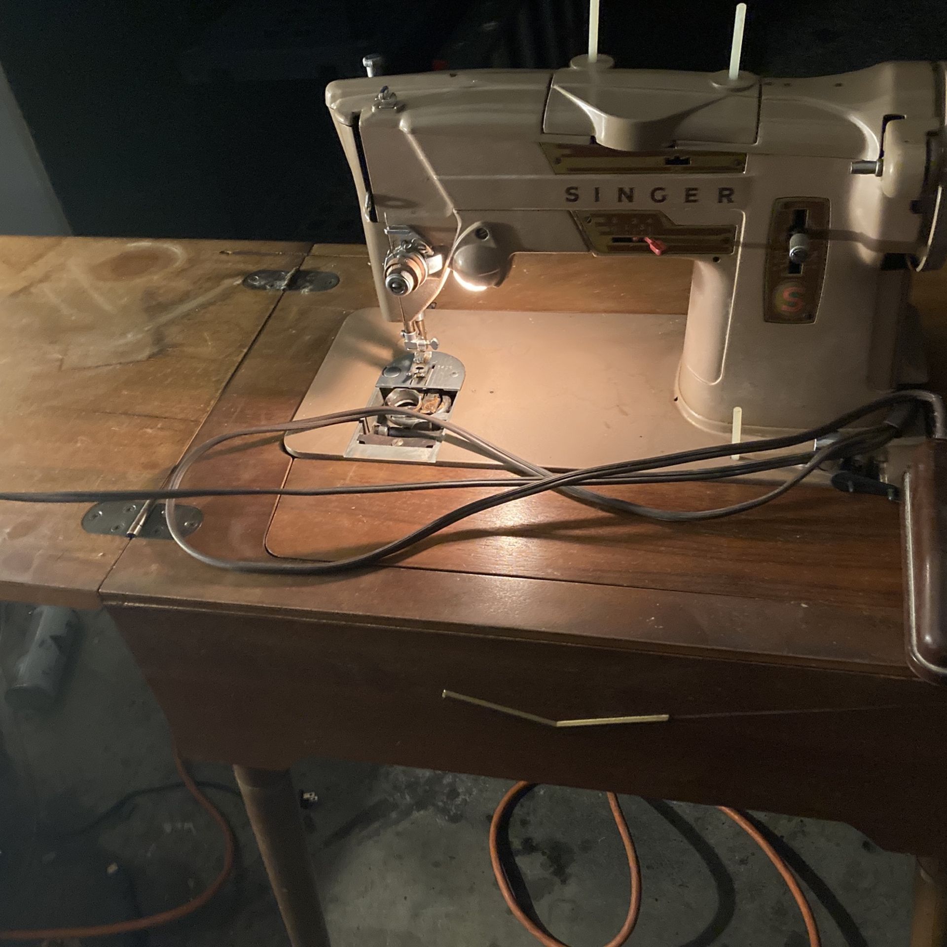 Antique Working Singer Sewing Machine Table