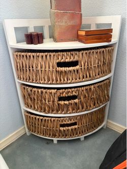 Corner storage unit