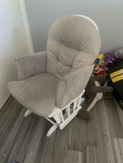 lightly used rocking chair - great for kids rooms
