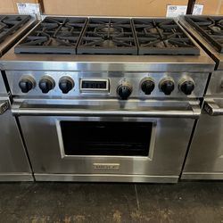 Wolf 36”Wide Dual Fuel Range Stove In Stainless Steel 